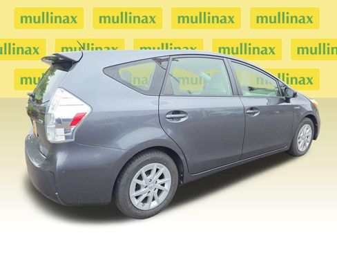 Used 2012 Toyota Prius V Two FWD image 3