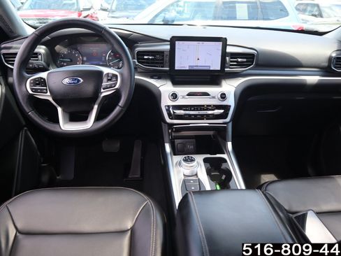 Used 2022 Ford Explorer XLT w/ Equipment Group 202A AWD/4WD image 15