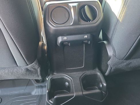 Used 2021 Jeep Gladiator Sport AWD/4WD image 19