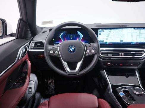 Used 2023 BMW i4 eDrive40 RWD image 11