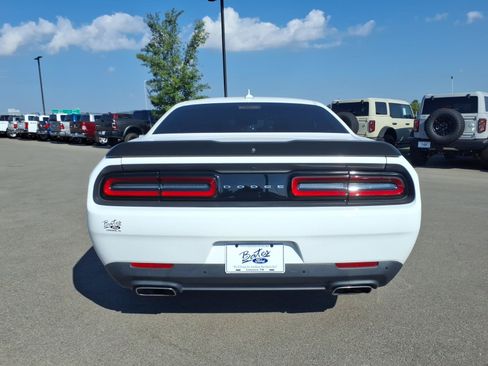 Used 2016 Dodge Challenger R/T Scat Pack w/ Leather Interior Group RWD image 4