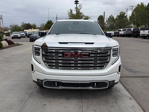 Used 2025 GMC Sierra 1500 Denali w/ Technology Package image 8