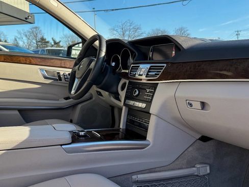 Used 2016 Mercedes-Benz E 350 4MATIC Sedan image 9