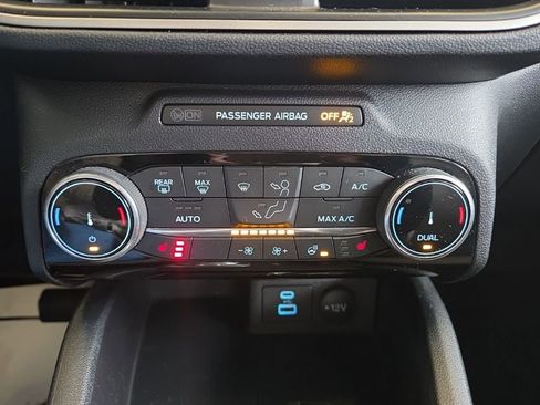 Used 2022 Ford Escape SE w/ Convenience Package image 16