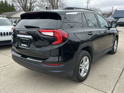 Used 2024 GMC Terrain SLE w/ Driver Convenience Package FWD image 5