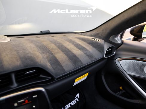 Used 2025 McLaren Artura Spider image 27