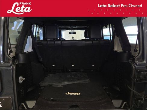 Used 2017 Jeep Wrangler Unlimited Sahara image 23
