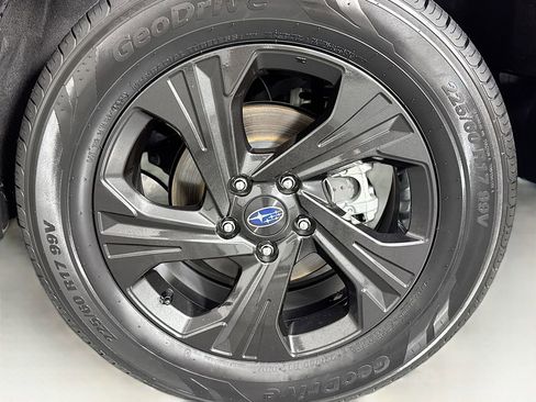 Used 2024 Subaru Crosstrek 2.0i AWD/4WD image 32