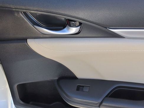 Used 2020 Honda Civic EX-L image 32