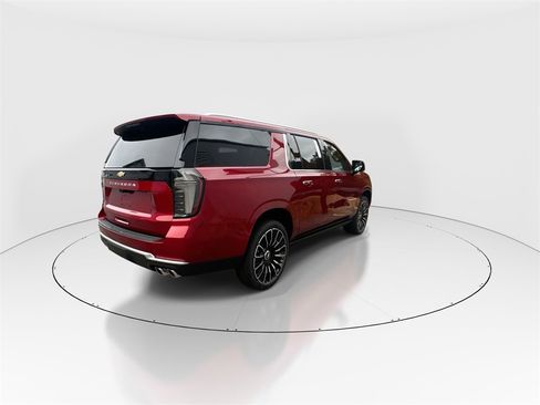 New 2026 Chevrolet Suburban High Country image 8