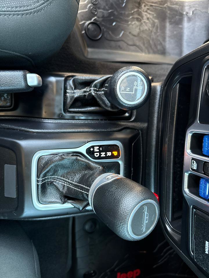 Used 2020 Jeep Gladiator Overland AWD/4WD image 25