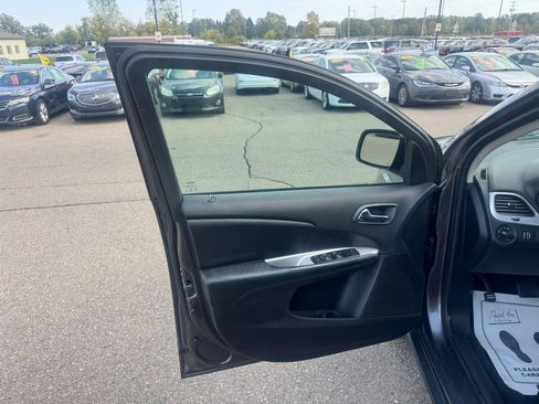 Used 2018 Dodge Journey SE w/ Connectivity Group image 15