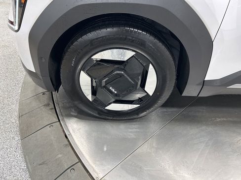 New 2026 Kia EV9 Wind image 35