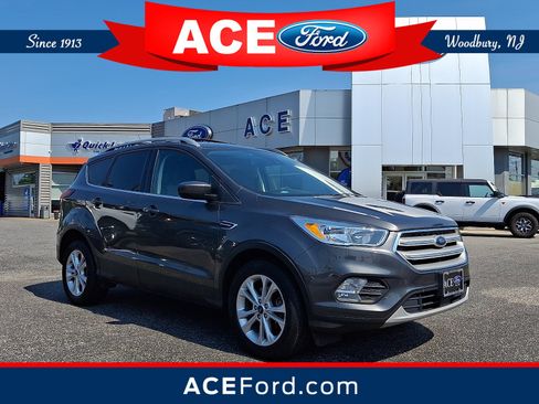 Certified 2019 Ford Escape SE FWD image 1