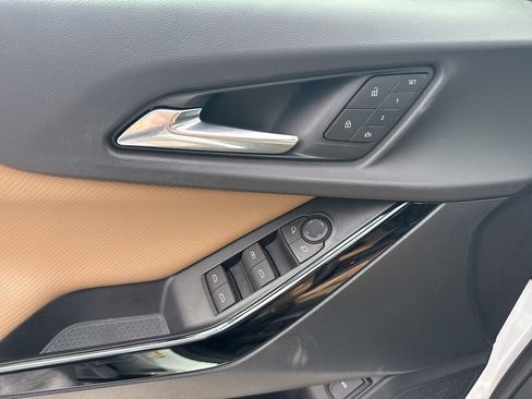 Used 2025 Chevrolet Equinox ACTIV w/ Safety and Technology Package image 18