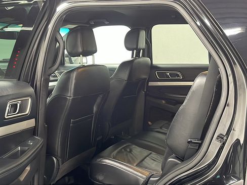 Used 2016 Ford Explorer XLT w/ Equipment Group 202A AWD/4WD image 14