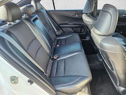 Used 2016 Honda Accord Sport image 18