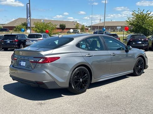 Used 2025 Toyota Camry SE FWD image 5