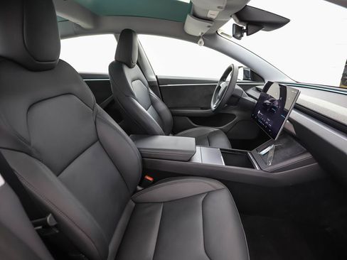 Used 2025 Tesla Model 3 Long Range image 29