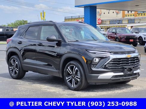 Used 2025 Chevrolet TrailBlazer LT w/ Convenience Package FWD image 1