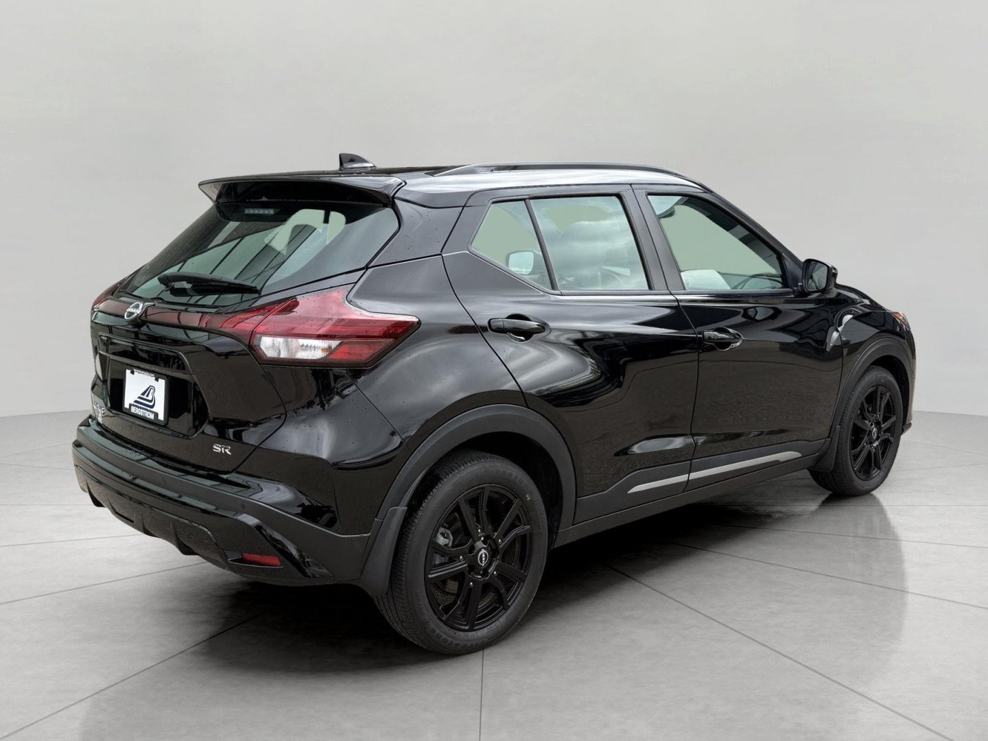 Used 2023 Nissan Kicks SR w/ SR Premium Package FWD image 13
