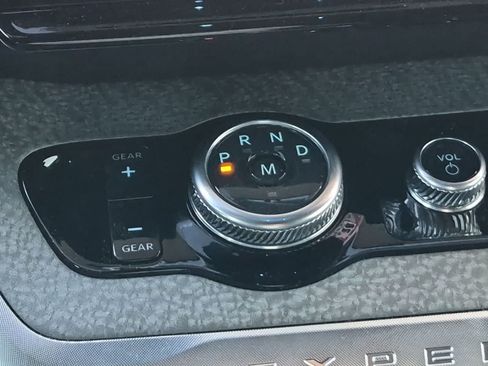 Used 2025 Ford Expedition Tremor AWD/4WD image 15