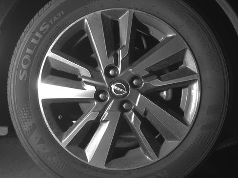 Used 2025 Nissan Versa SV FWD image 13