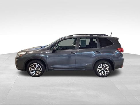 Used 2021 Subaru Forester Premium AWD/4WD image 3