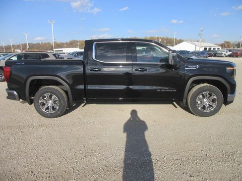 New 2026 GMC Sierra 1500 SLE w/ Max Trailering Package image 3