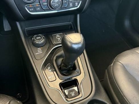 Used 2019 Jeep Cherokee Limited w/ Trailer Tow Group AWD/4WD image 13
