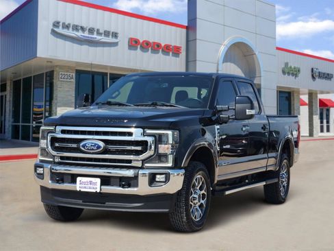 Used 2022 Ford F250 Lariat w/ Lariat Value Package AWD/4WD image 2