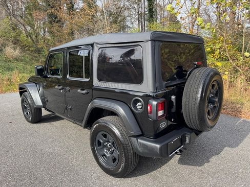 Used 2022 Jeep Wrangler Unlimited Sport image 8
