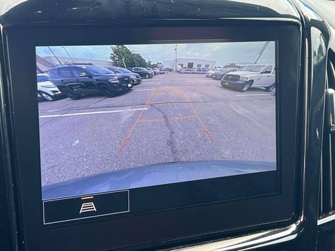 Used 2023 Chevrolet Traverse LT FWD image 32