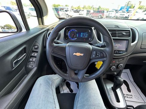 Used 2016 Chevrolet Trax LS FWD image 28