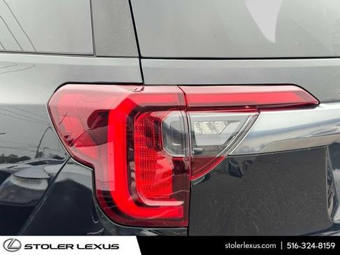 Used 2022 GMC Acadia AT4 w/ Technology Package AWD/4WD image 14