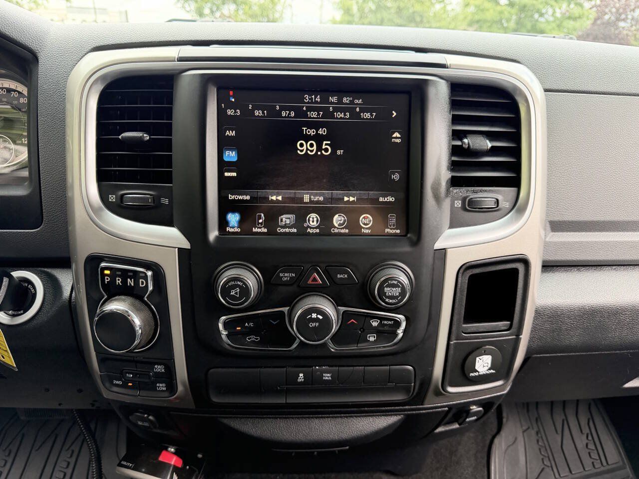 Used 2016 RAM 1500 Classic SLT AWD/4WD image 22