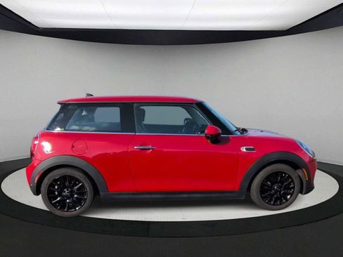 Used 2019 MINI Cooper 2-Door Hardtop image 9