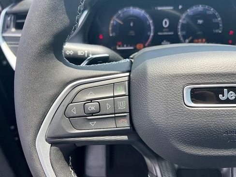 New 2025 Jeep Grand Cherokee L Altitude image 19