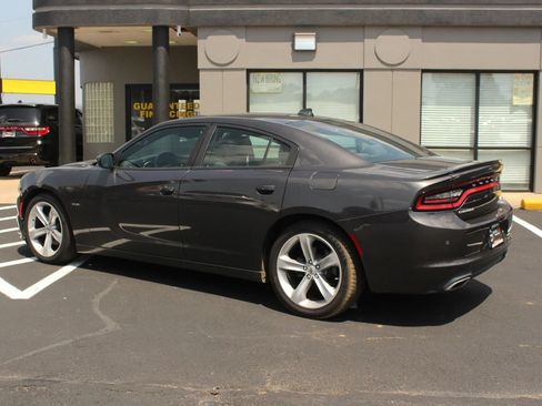 Used 2018 Dodge Charger R/T RWD image 6