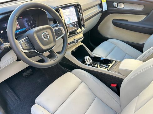 New 2026 Volvo XC40 B5 Plus w/ Protection Package Premier image 9