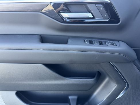 New 2026 Chevrolet Tahoe LS image 10