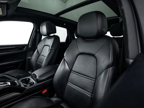 Certified 2020 Porsche Cayenne AWD/4WD image 22