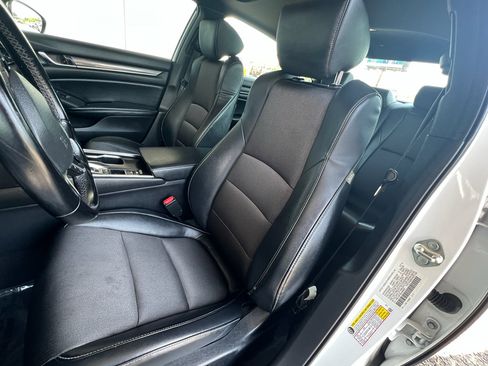 Used 2018 Honda Accord Sport image 13