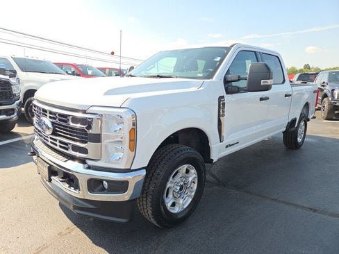 Used 2026 Ford F250 XLT AWD/4WD image 2