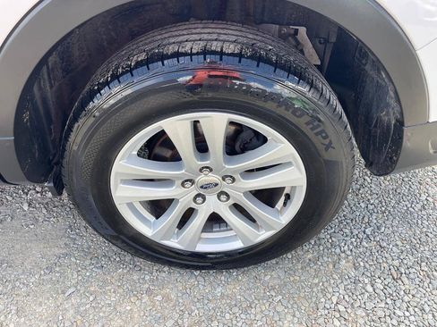 Used 2019 Ford Explorer XLT AWD/4WD image 29