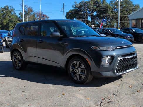 Certified 2021 Kia Soul S image 3