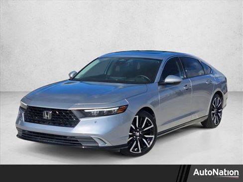 Used 2023 Honda Accord Touring image 1