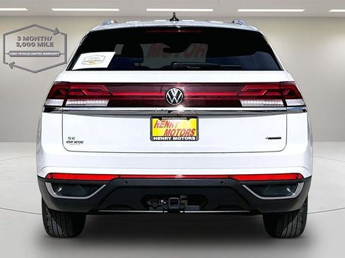 Used 2025 Volkswagen Atlas Cross Sport SE image 6