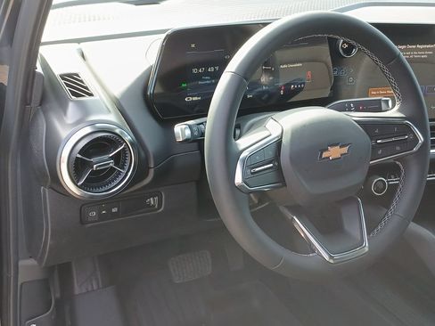 New 2026 Chevrolet Equinox EV LT w/ Comfort Package FWD image 18