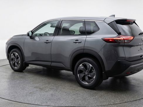 Used 2025 Nissan Rogue SV AWD/4WD image 6